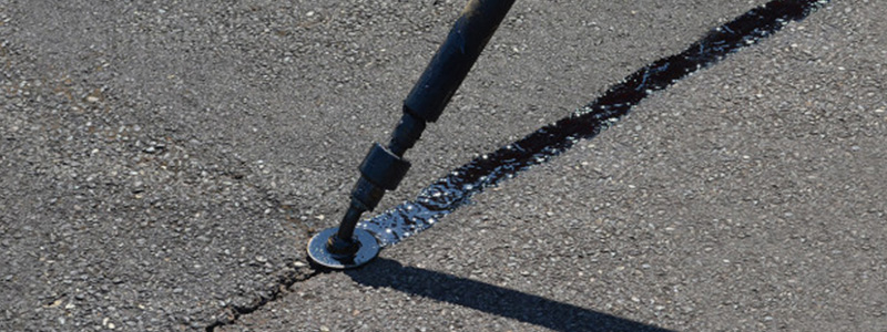 asphalt crack sealing contractors